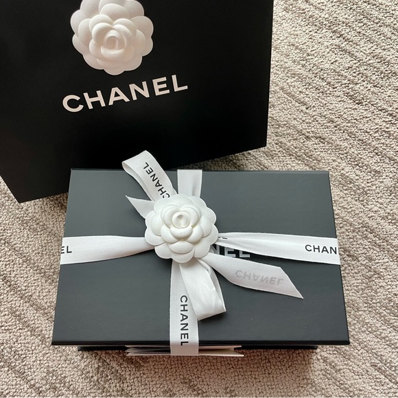 SOLD!! Chanel 2.55 mini white BRAND NEW - Picture 5 of 5